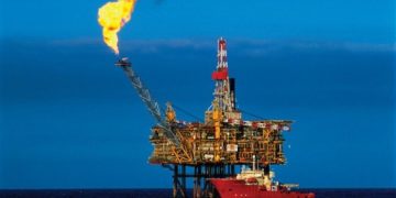 بشرى من الصحراء الغربية: 4 آبار جديدة تضخ 4500 برميل زيت يومياً في شرايين الإنتاج