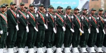 نُذر “الحرب الشاملة”.. ترامب يُحرك أساطيله نحو المنطقة وطهران تتوعد بضرب “قلب تل أبيب” رداً على أي مغامرة أمريكية