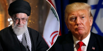 خامنئي يتوعد ترامب بالسقوط والاحتجاجات تجتاح إيران وسط انقطاع كامل للإنترنت