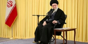 خامنئي يتهم واشنطن بالتحريض ويؤكد: لن نتراجع أمام محاولات زعزعة الاستقرار