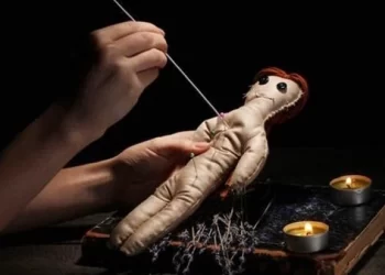 النيابة تحبس 5 دجالين استولوا على أموال الأجانب بالقاهرة