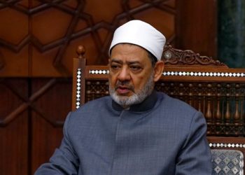 شيخ الأزهر في مؤتمر منظمة التعاون الإسلامي: “الإسلام مَنح المرأة ذمة مالية مستقلة.. والعادات الظالمة تصادر حقوقها الشرعية
