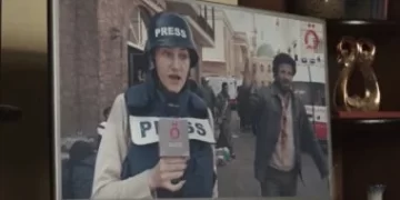 من قلب الركام ودموع “عادل إمام”.. تفاصيل الحلقة الثانية من”صحاب الأرض” تجسد مأساة غزة وصمود “القاهرة الإخبارية” 