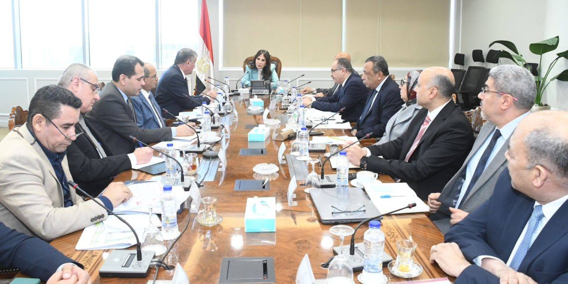 وزيرة الإسكان تتابع موقف تنفيذ المشروعات ضمن مبادرة “حياة كريمة” بعددٍ من المحافظات