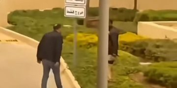 مفاجأة في واقعة الاعتداء على فرد الأمن.. شاهد عيان يكشف الحقيقة الكاملة