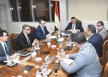 وزير الإسكان يوجه بتعظيم الاستثمارات السياحية ورفع كفاءة “الشق الفندقي” لدفع عجلة الاقتصاد الوطني