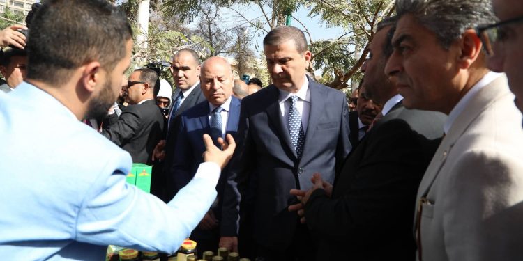 وزير الزراعة ومحافظو مطروح والقاهرة والجيزة يتفقدون النسخة السادسة لمهرجان القاهرة الدولي للتمور بالمتحف الزراعي