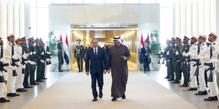 قمة “أبوظبي” ترسم خارطة استقرار المنطقة.. السيسي وبن زايد يشددان على تنفيذ “خطة السلام” وإعادة إعمار غزة