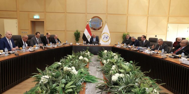 وزير النقل يعتمد نتائج أعمال القابضة للنقل البحري والبري بـ 14.3 مليار جنيه أرباحاً