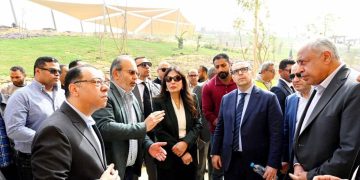 وزيرة الإسكان تقوم بجولة موسعة بمشروع “حدائق تلال الفسطاط”