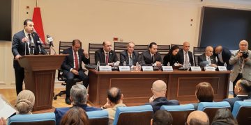 بدء جلسة استماع برلمانية لوضع ضوابط قانونية لاستخدام الأطفال لمواقع التواصل الاجتماعي