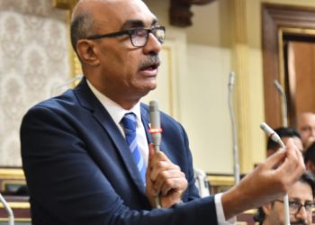 بسبب معاناة 35 ألف أسرة.. النائب إيهاب منصور لمسؤولي “الزراعة”: “جربوا وقف رواتبكم كما فعلتم بالعمال”
