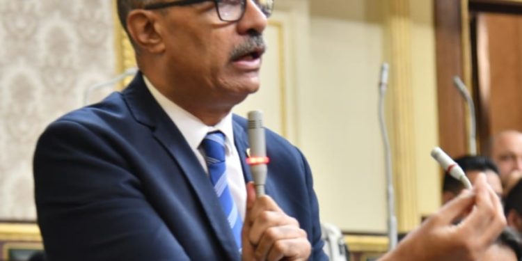 بسبب معاناة 35 ألف أسرة.. النائب إيهاب منصور لمسؤولي “الزراعة”: “جربوا وقف رواتبكم كما فعلتم بالعمال”