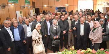 هاني ضاحي يبدأ زيارته للوادي الجديد بلقاء المحافظ ويؤكد لمهندسيها: دعم التنمية وتمكين الكفاءات أولوية المرحلة المقبلة