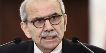 عاجل| رئيس وزراء لبنان يوجه نداءً حاسماً: “لا مغامرات بعد اليوم.. قرار الحرب والسلم بيد الدولة وحدها”