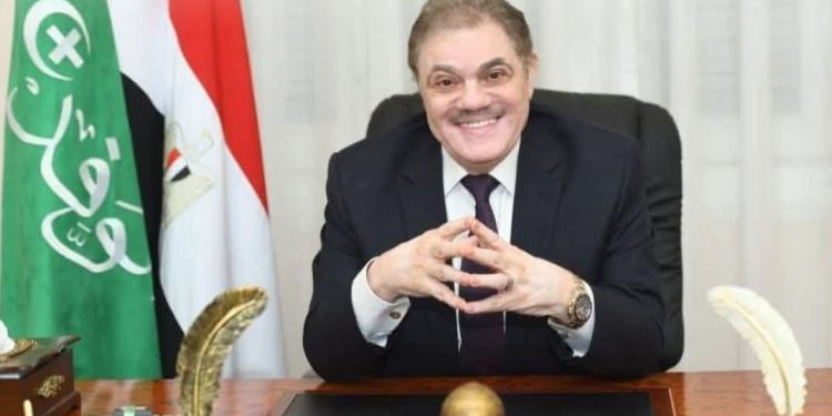 الشغل بدأ.. رئيس الوفد يفتح باب التظلمات من الفصل المخالف للائحة