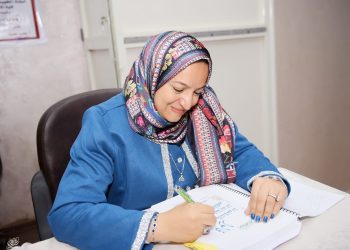 الدكتورة فتحية الفرارجي تعبر جسر الإبداع من النقد الأكاديمي إلى عالم الرواية في “أهلة أبيدوس” وسلاسلها لليافعين