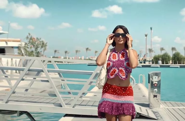 أسماء جلال في فيلم السلم والثعبان 2