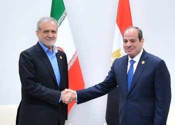 الرئيس السيسي في اتصال بـ نيره الإيراني “بزشكيان”: أمن الخليج والأردن والعراق “خط أحمر”.. ومصر جاهزة للوساطة لنزع فتيل الأزمة