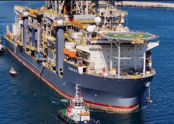 عملاق الحفر «فالاريس» يصل المتوسط.. تدشين مرحلة جديدة لإنتاج الغاز المصري