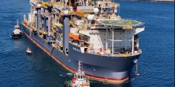 عملاق الحفر «فالاريس» يصل المتوسط.. تدشين مرحلة جديدة لإنتاج الغاز المصري