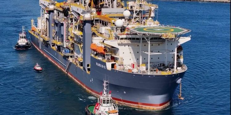 عملاق الحفر «فالاريس» يصل المتوسط.. تدشين مرحلة جديدة لإنتاج الغاز المصري