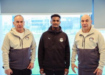 التوأم حسام وإبراهيم حسن يرحبان بـ هيثم حسن في أول ظهور له مع منتخب مصر