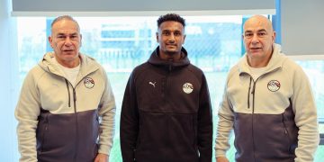 التوأم حسام وإبراهيم حسن يرحبان بـ هيثم حسن في أول ظهور له مع منتخب مصر