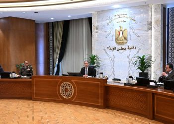 رئيس الوزراء: الحكومة تواصل المتابعة الدءوب لتداعيات الأحداث بالمنطقة