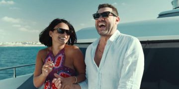 رقاصة ومضيفة طيران وسكرتيرة.. مشاهد جريئة لـ أسماء جلال وعمرو يوسف تضع السلم والثعبان 2 في مرمى النيران