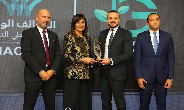 تكريم مؤسسة الجارحي لتجربتها الرائدة في مجالات الاستدامة والمسؤولية المجتمعية