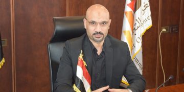 محمد هداية الحداد: توترات الحرب الإيرانية الأمريكية الإسرائيلية وراء زيادة أسعار المحمول وليس التجار