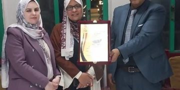 حملة تحيا مصر تكرم الدكتور ماهر سباق مدير الطب البيطري بقنا