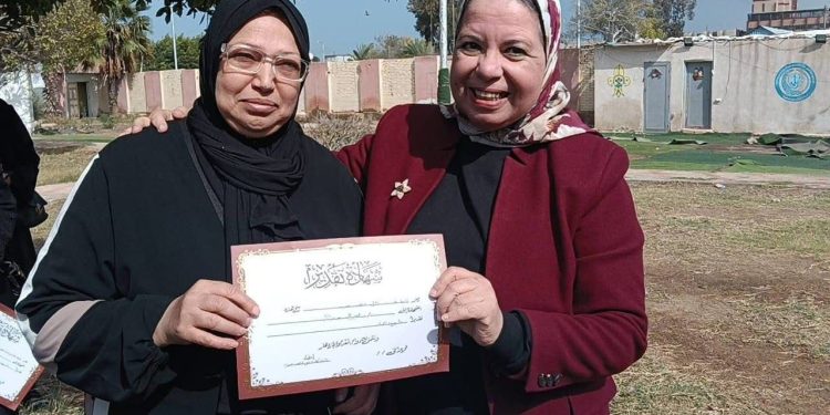 النائبة أمل عصفور تكرم أمهات بورسعيديات لهن قصص كفاح: «أنتم سر القوة الحقيقية في هذا الوطن»