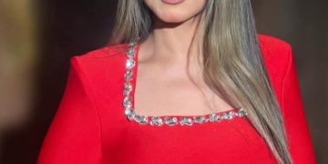 الفنانة إيناس عز الدين تحتفل بوالدتها في عيد الأم: «ربنا يحفظك ويسعدك ويخليكي لينا»