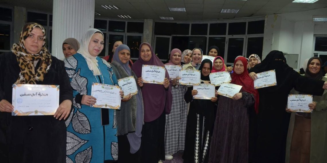 النائبة أمل عصفور تكرم أمهات ذوي الهمم ببورسعيد تقديرًا لدورهن في رعايتهم