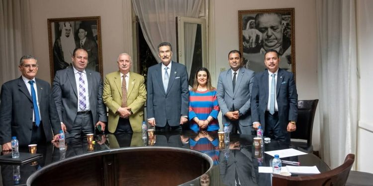 تحت رعاية الدكتور السيد البدوي.. لجنة الدفاع والأمن القومي بالوفد تبحث تشكيلها الجديد ..وتناقش الأزمات الإقليمية