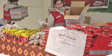 «هي تستطيع» توزع 5 آلاف كرتونة غذائية وتطلق مبادرة 10 آلاف وجبة إفطار للأسر الأولى بالرعاية
