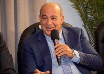مجدي مرشد: إجراءات الحكومة توازن بين استمرارية العمل وترشيد الطاقة وتعزيز الحماية الاجتماعية
