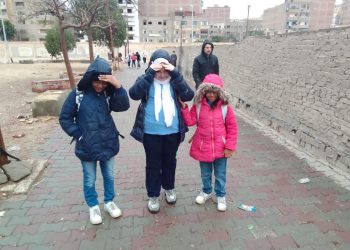 غضب واستياء بين أولياء الأمور بسبب التخبط في قرارات تعطيل الدراسة.. و”التعليم”: استكمال اليوم الدراسي لمن تعذر مغادرتهم!