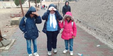 غضب واستياء بين أولياء الأمور بسبب التخبط في قرارات تعطيل الدراسة.. و”التعليم”: استكمال اليوم الدراسي لمن تعذر مغادرتهم!