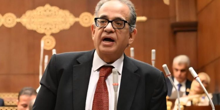 طارق عبد العزيز