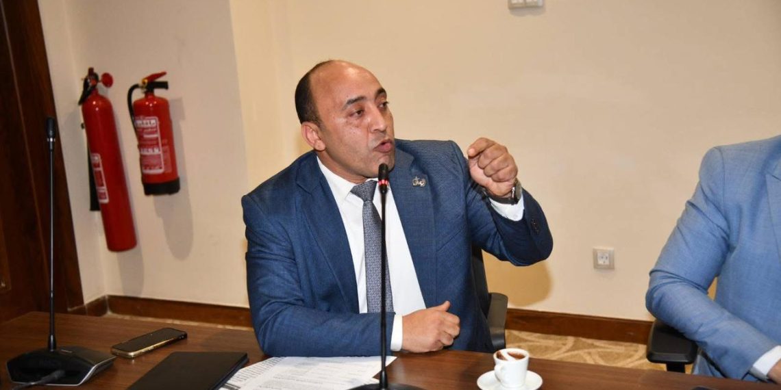 طاقة النواب تطالب الكهرباء بالالتزام بلوائح الإجازات.. والوزارة تستجيب