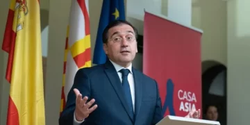 إسبانيا تفجر مفاجأة: “ليست حربنا”.. وأوروبا تدفع ثمن الصراع الأمريكي الإيراني من أمن طاقتها