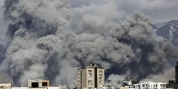 زلزال “الوعد الصادق 4” يشعل المنطقة.. تحالف إيراني لبناني يضرب العمق الإسرائيلي ورد أمريكي عنيف يطال سيرجان