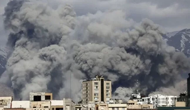 زلزال “الوعد الصادق 4” يشعل المنطقة.. تحالف إيراني لبناني يضرب العمق الإسرائيلي ورد أمريكي عنيف يطال سيرجان