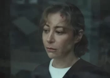 «صحاب الأرض».. عندما تصبح الكاميرا “مِقصلة” والدراما “وثيقة إدانة” لا تقبل التزوير