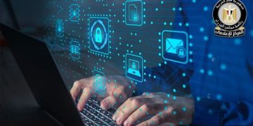 خبير أمن معلومات يحذر: قوانين الإنترنت لا تكفي وحدها لحماية أطفالكم.. والوعي الأسري هو “الجدار العازل”