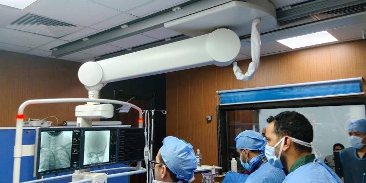 إنجاز طبي بالأقصر.. “الرعاية الصحية” تنقذ ثلاثينية من الشلل عبر القسطرة المخية