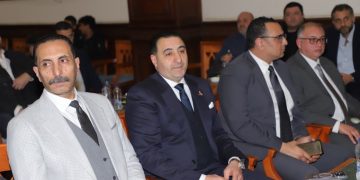 وكيل صناعة الشيوخ يشارك في عزاء والدة وزير الصناعة 